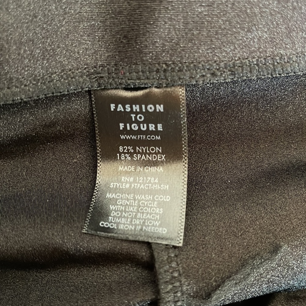 Fashion to figure black hi shine leggings - Picture 11 of 12
